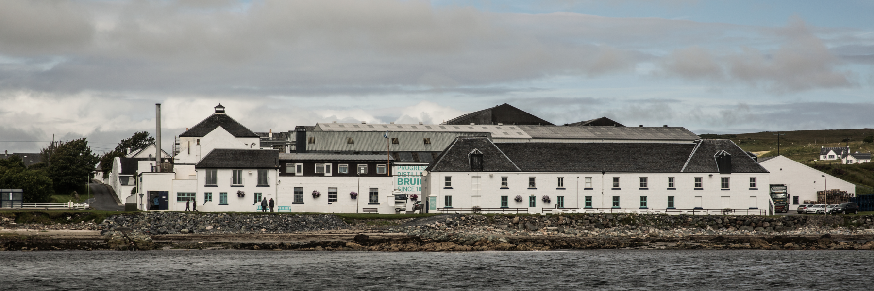 Bruichladdich whisky distillery lochindaal scotland